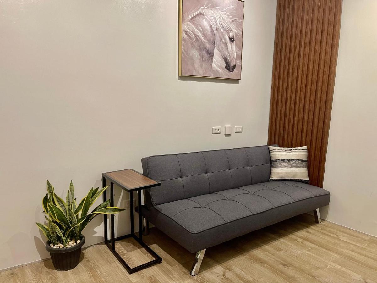 One Bedroom Condo Suite In Bacolod City Екстериор снимка